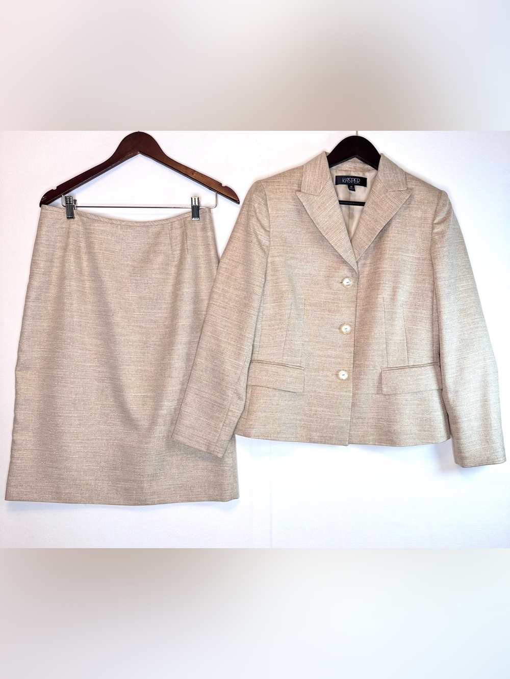 Kasper 2 Piece Skirt Suit Set in size 10, gold tinsel & tan, lined classic party